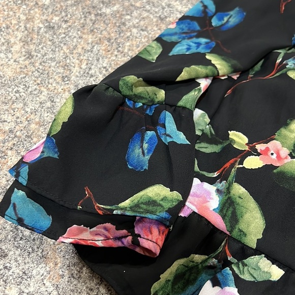 GB Girls top size extra large - Picture 9 of 10